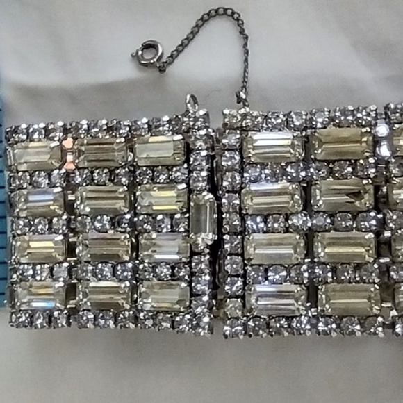 Vintage Mid Century Chunky Clear Rhinestone Bracelet with Safety Chain - Picture 3 of 6